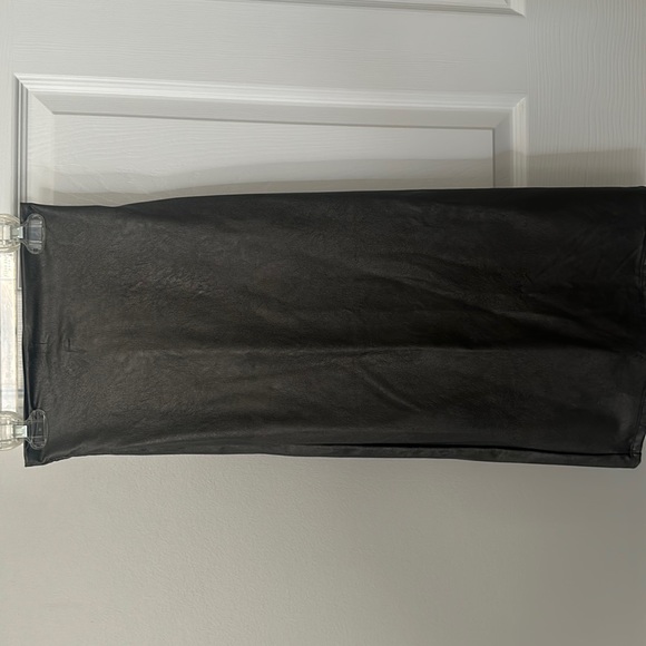 Commando Faux Leather midi skirt - Picture 2 of 5